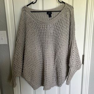 Daytrip Size Medium Grey Knit Sweater